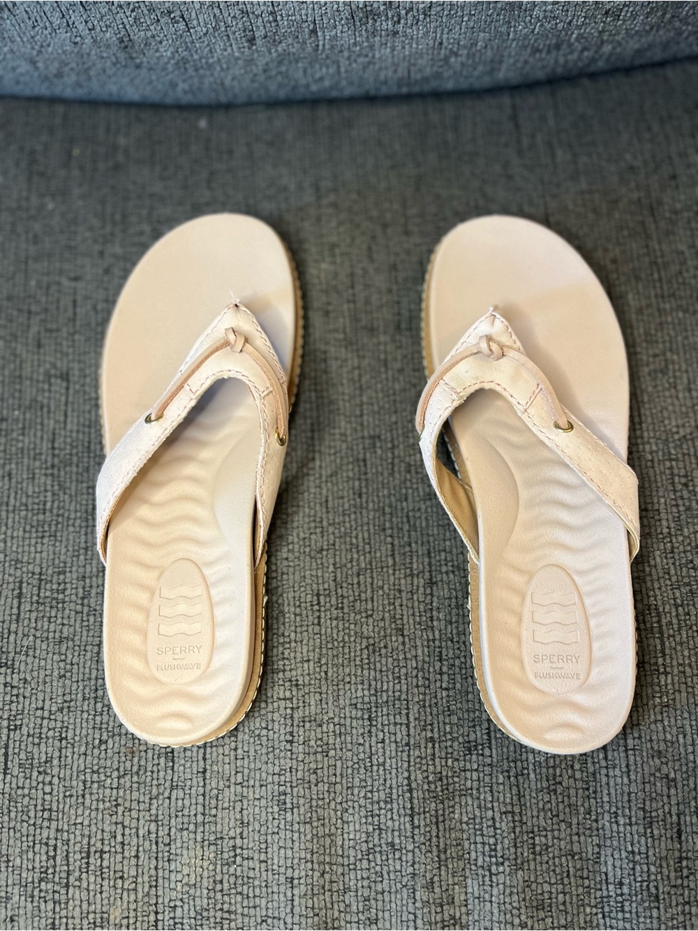 Sperry Waveside PLUSHWAVE™ Leather Thong Women’s 6.5 Light Pink Sandals